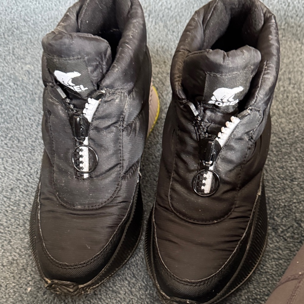 Sorel Men's Black Zip-Front Insulated Boots